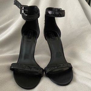 SEQUINED BLACK HIGH HEELS SIZE 7.5